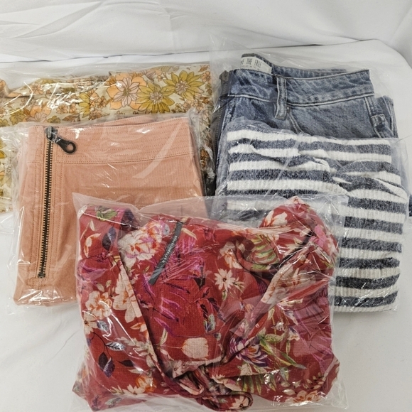 Five Piece Mystery Bundle Boho Box Deal in Women's Size XXS-XS - Picture 3 of 3